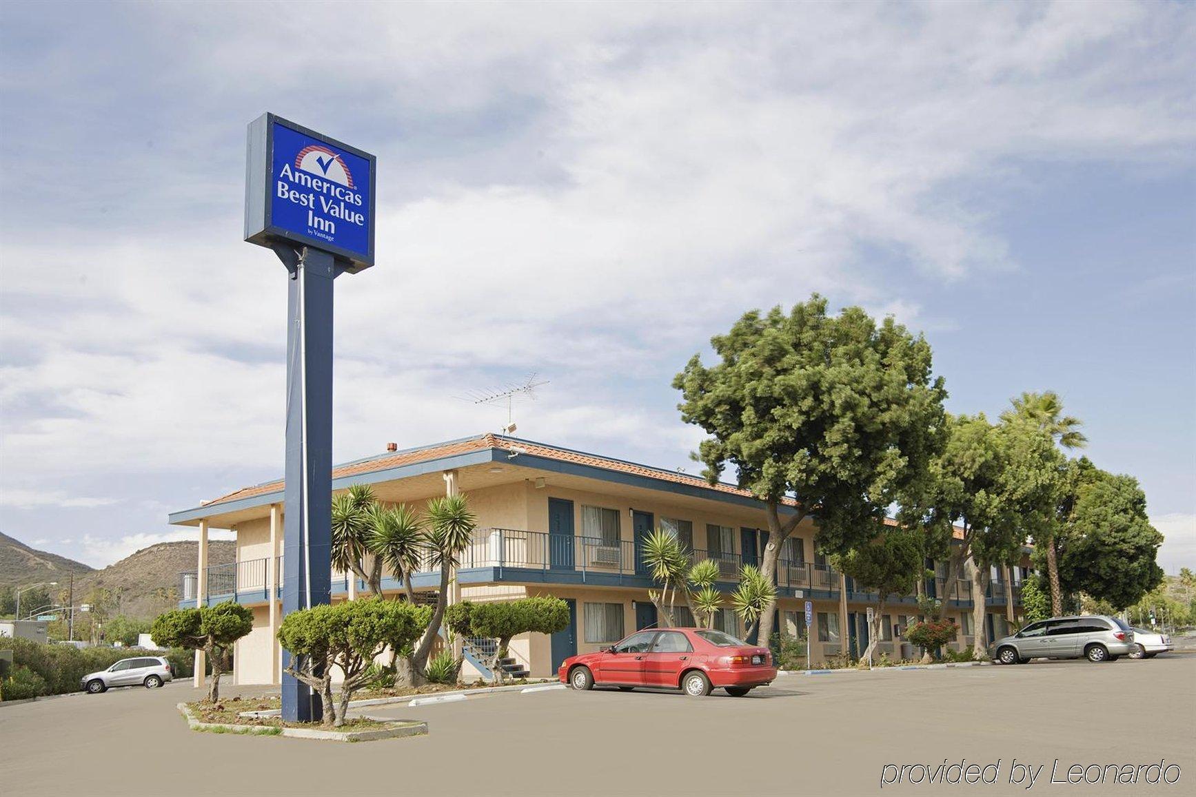 Americas Best Value Inn Thousand Oaks Extérieur photo