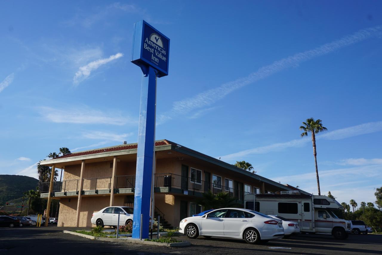 Americas Best Value Inn Thousand Oaks Extérieur photo