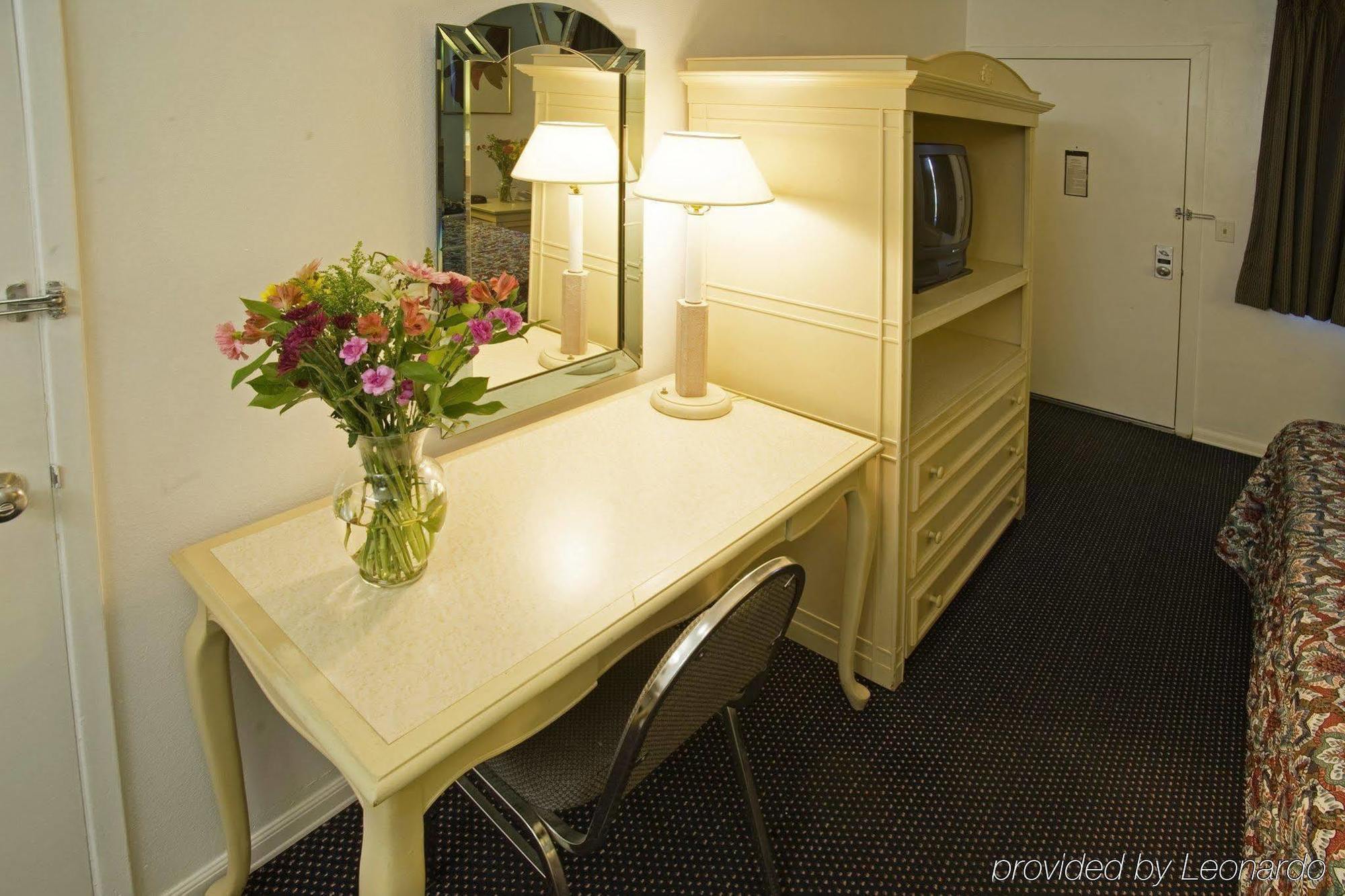 Americas Best Value Inn Thousand Oaks Extérieur photo